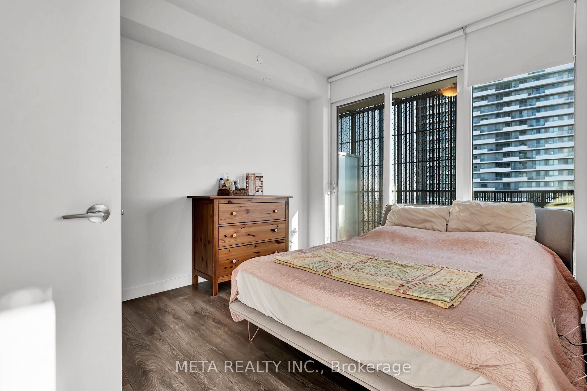 8 Eglinton Ave E, #3702