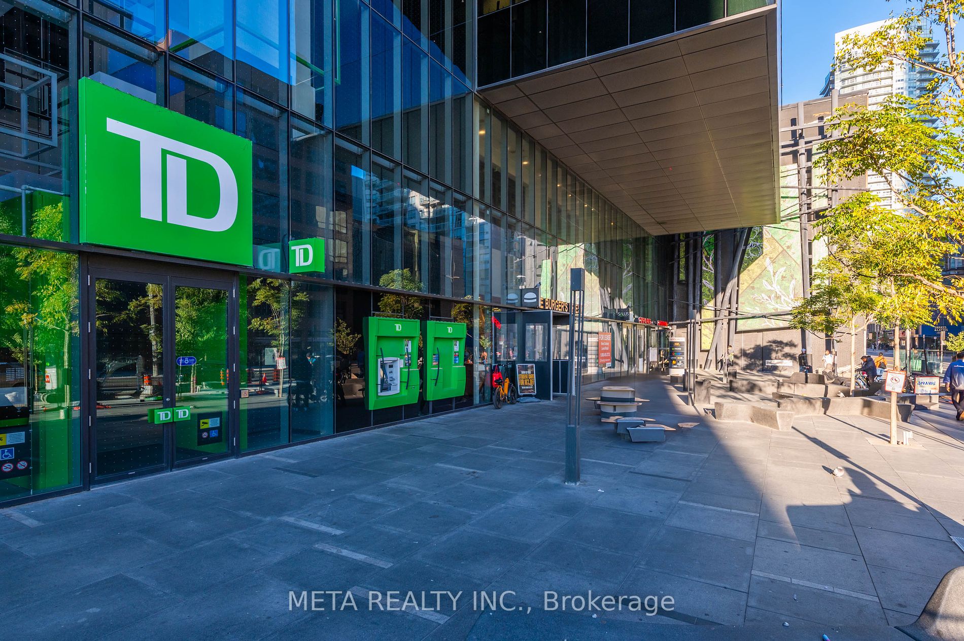 8 Eglinton Ave E, #3702