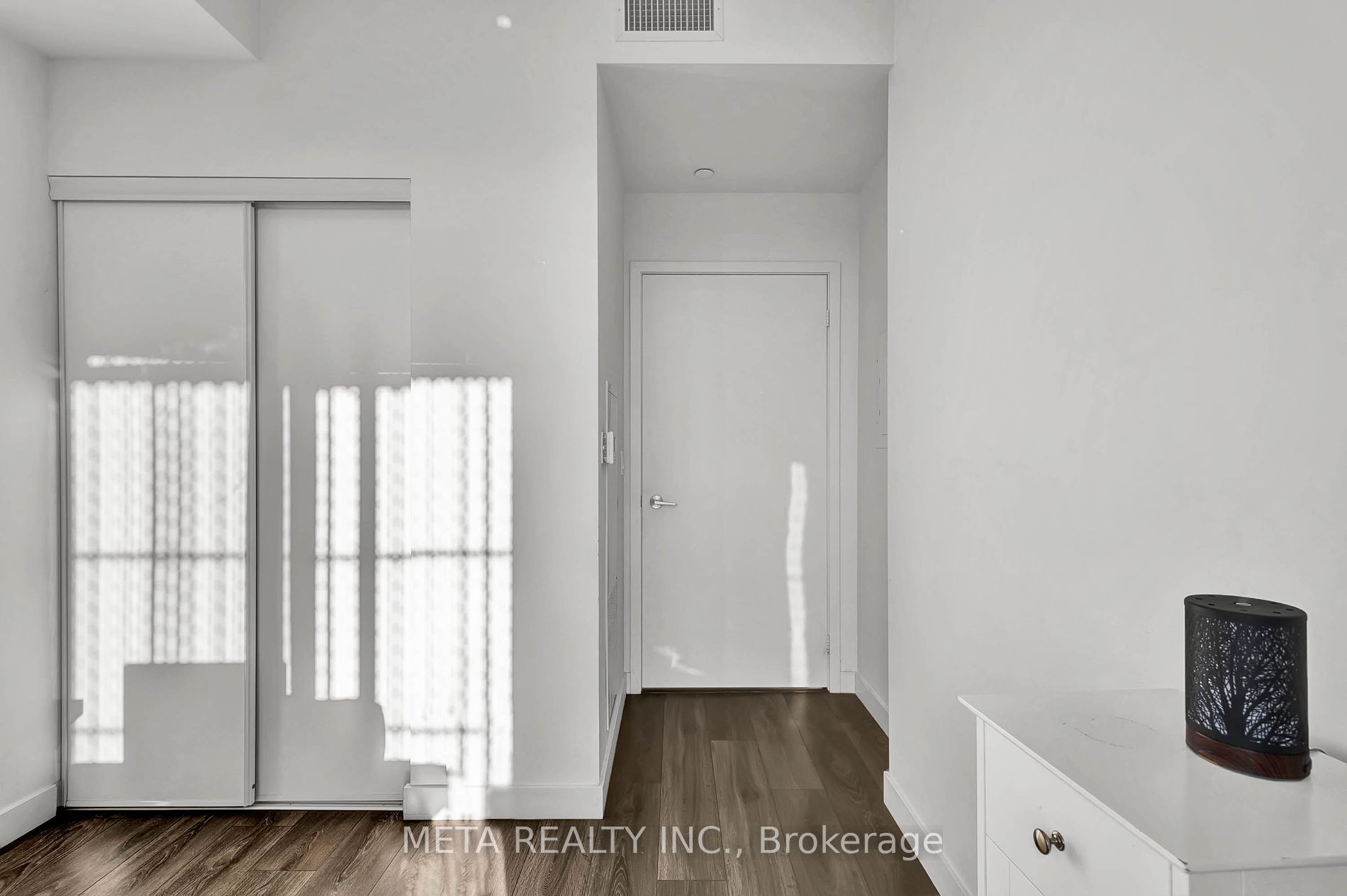 8 Eglinton Ave E, #3702