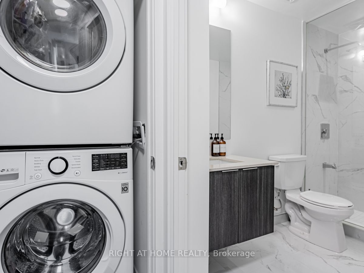 120 Parliament St, #405