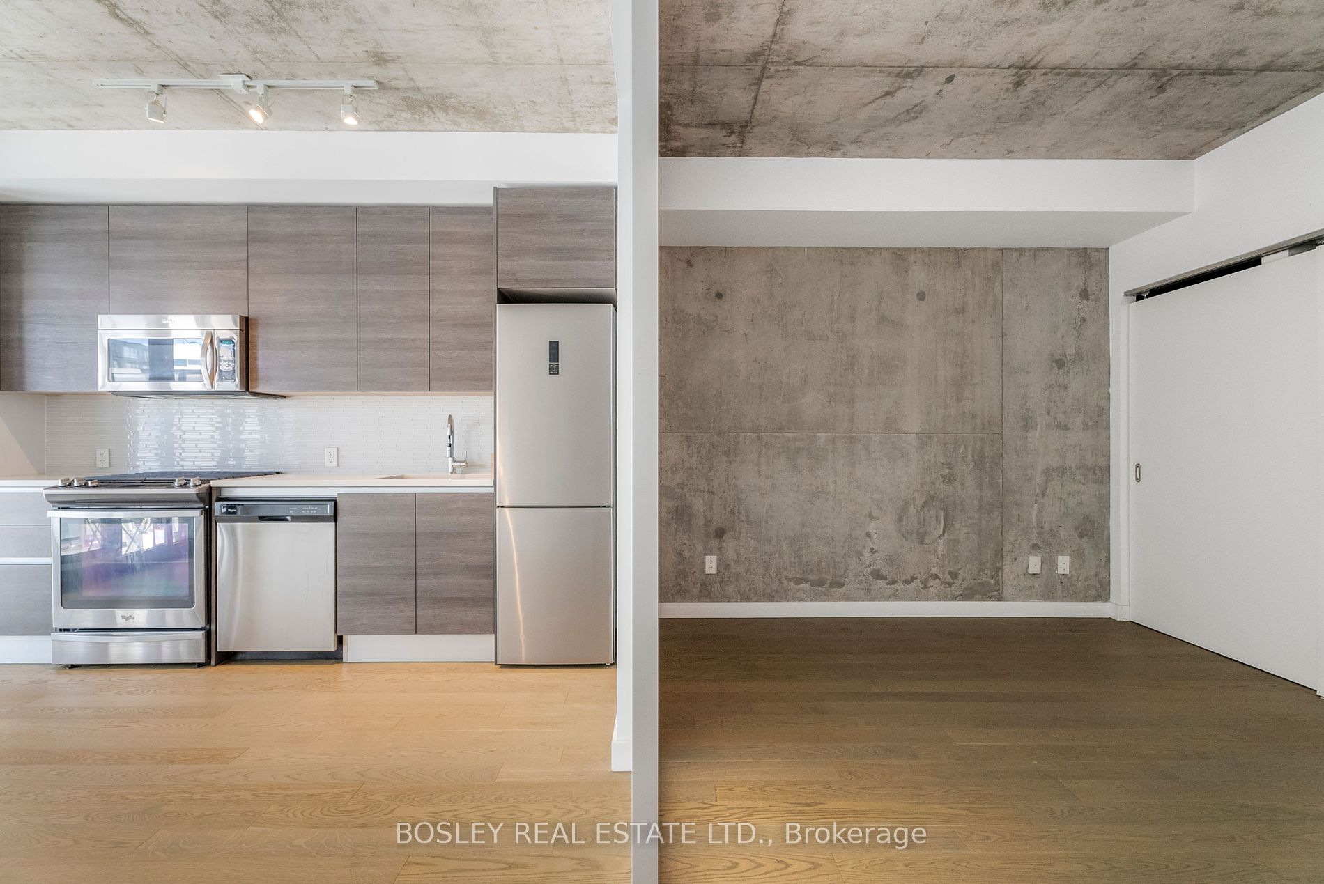 111 Bathurst St, #1007