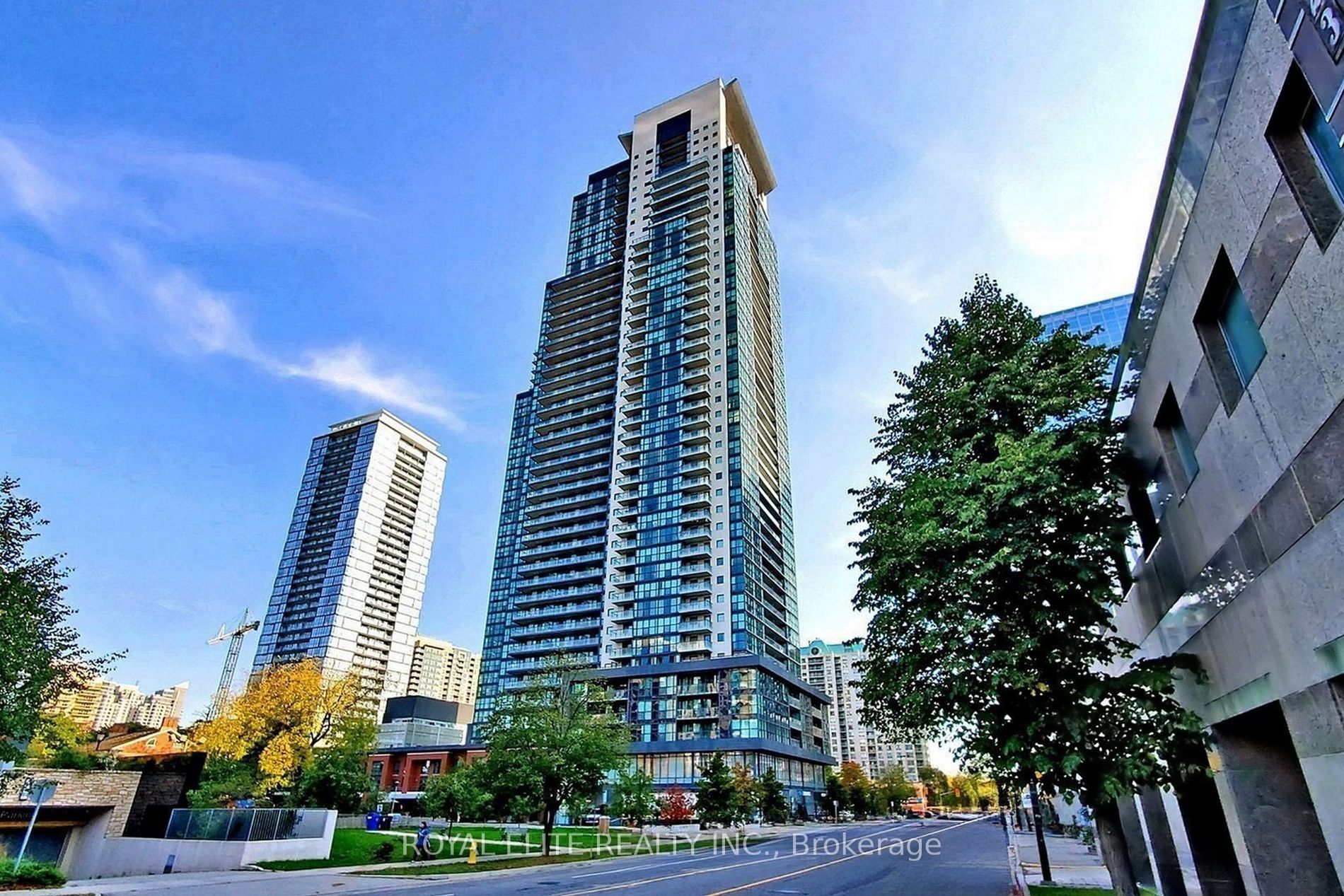 5162 Yonge St, #PH202