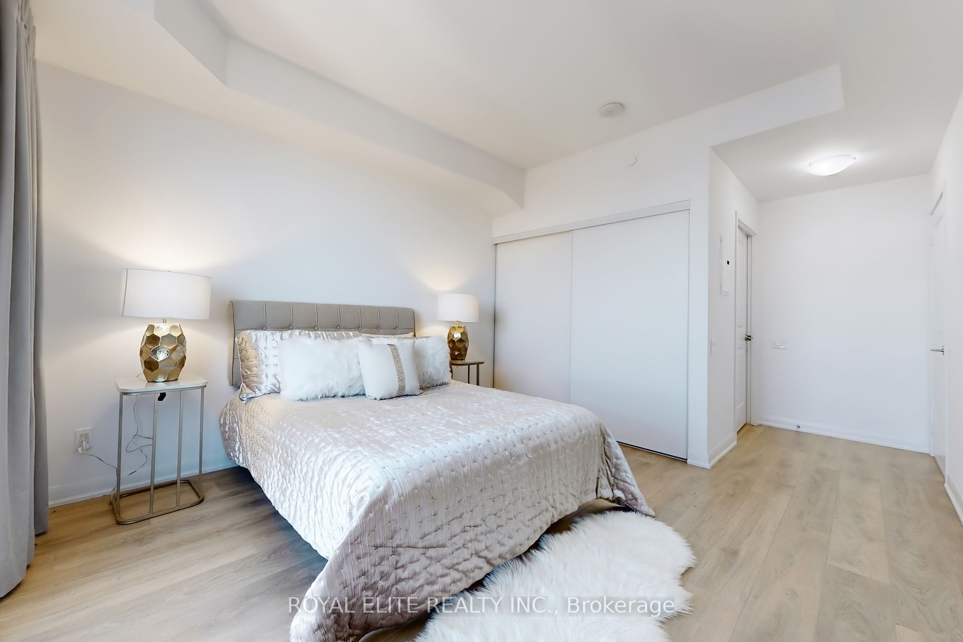 5162 Yonge St, #PH202