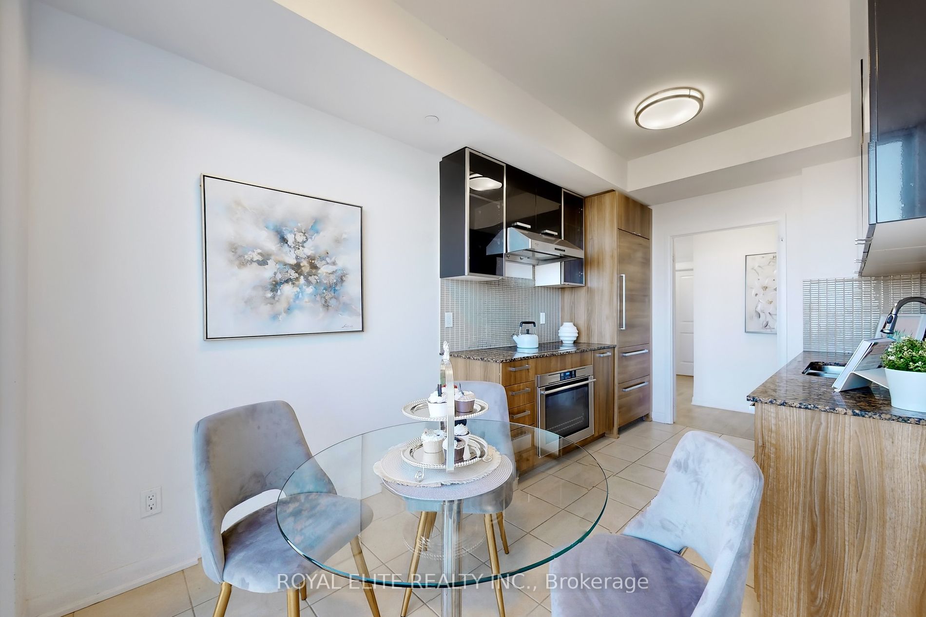 5162 Yonge St, #PH202