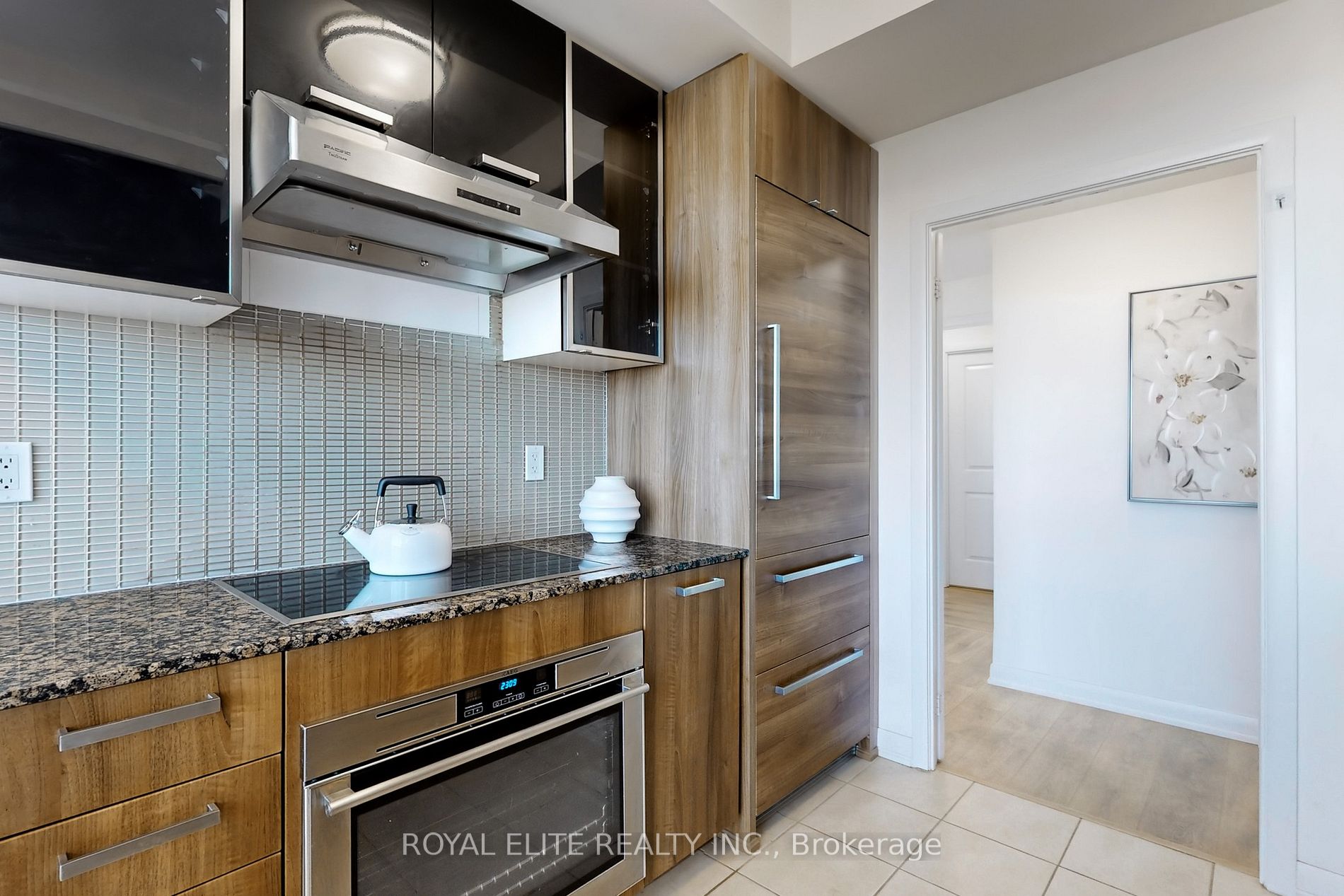 5162 Yonge St, #PH202