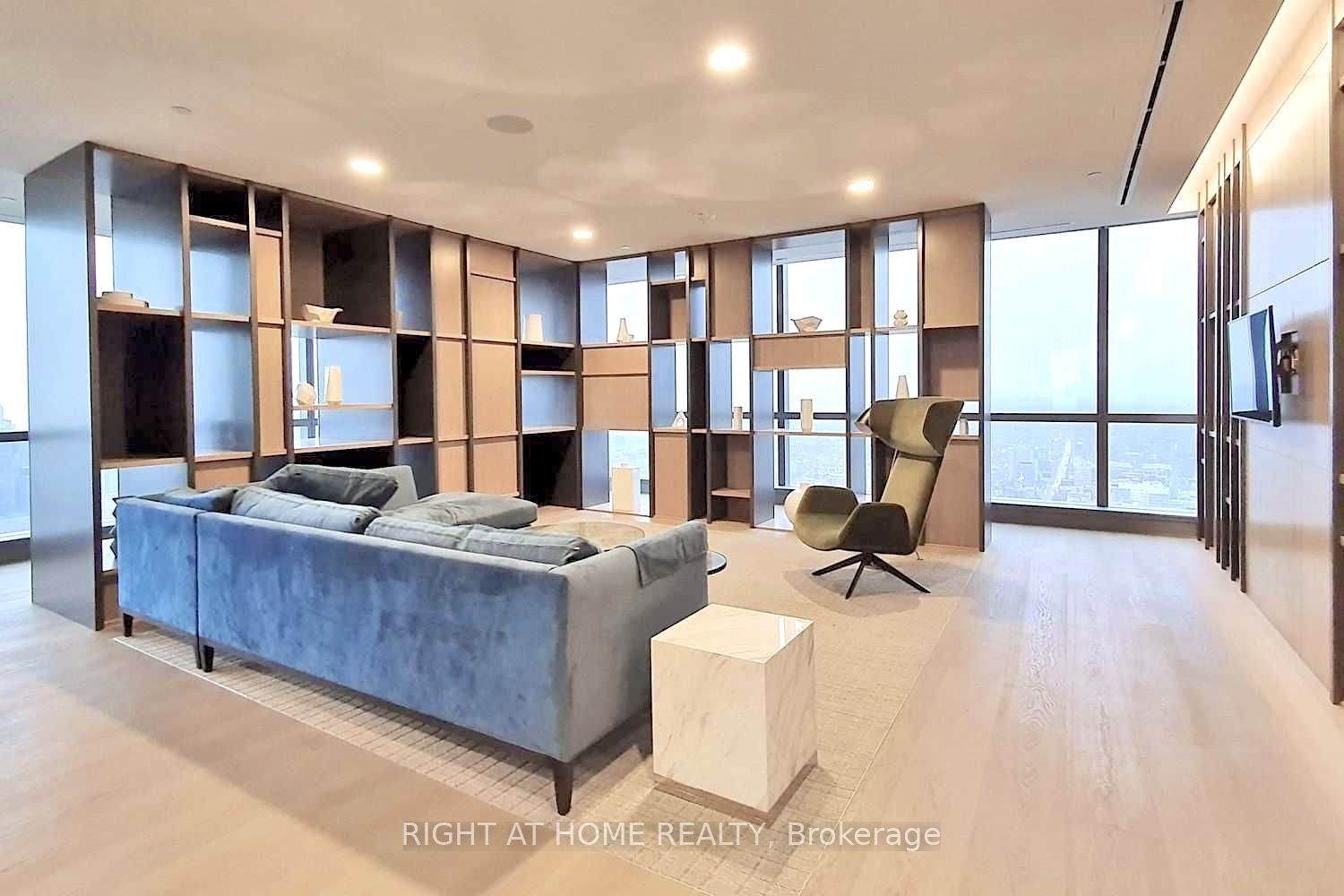 7 Grenville St, #512