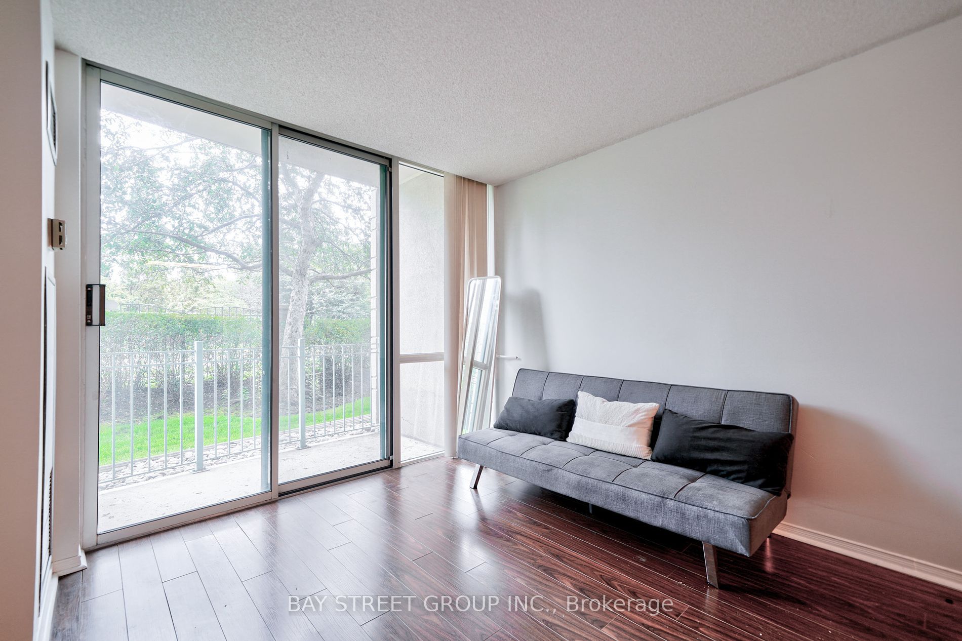 18 Pemberton Ave, #106