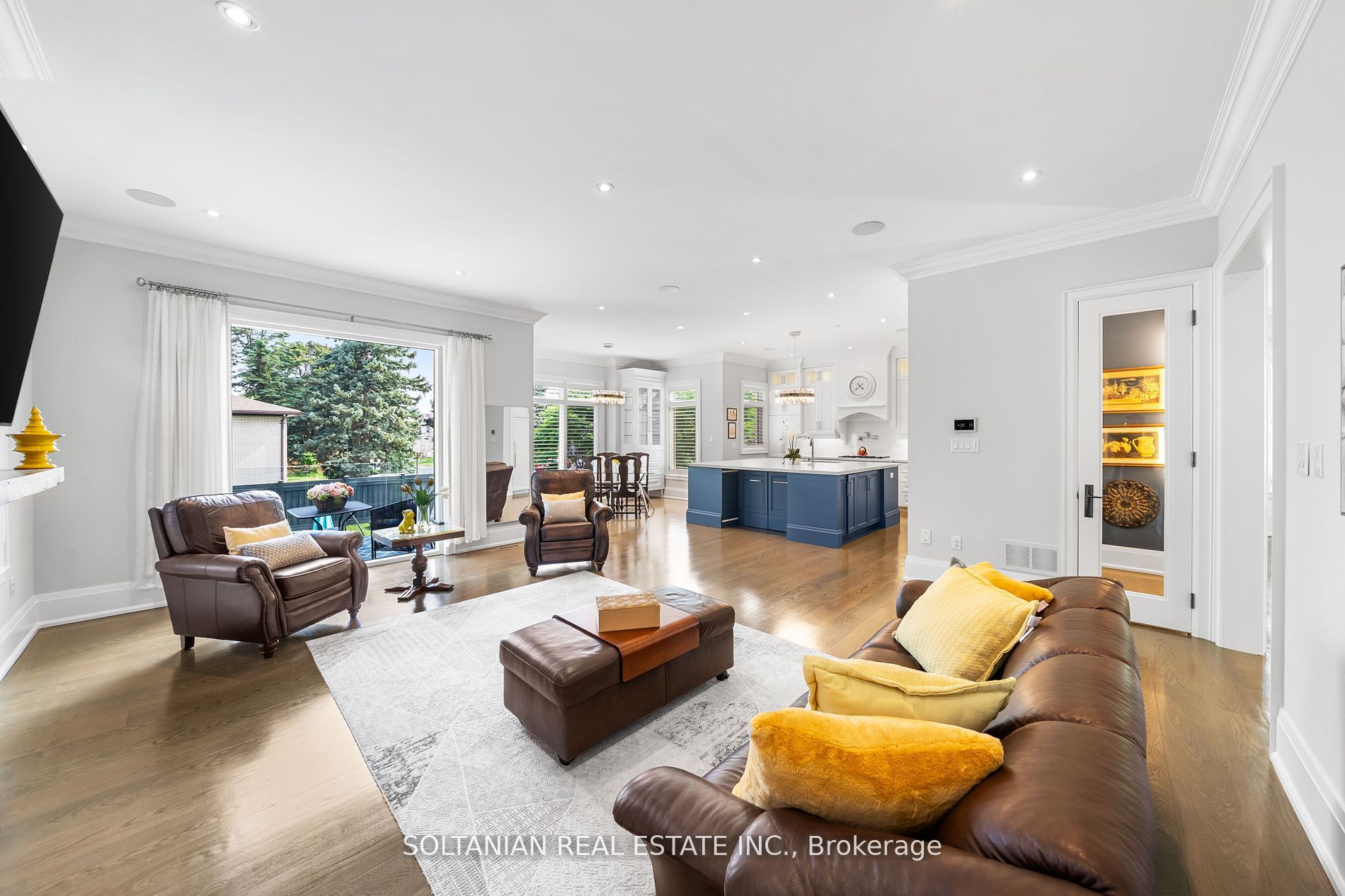 111 Codsell Ave