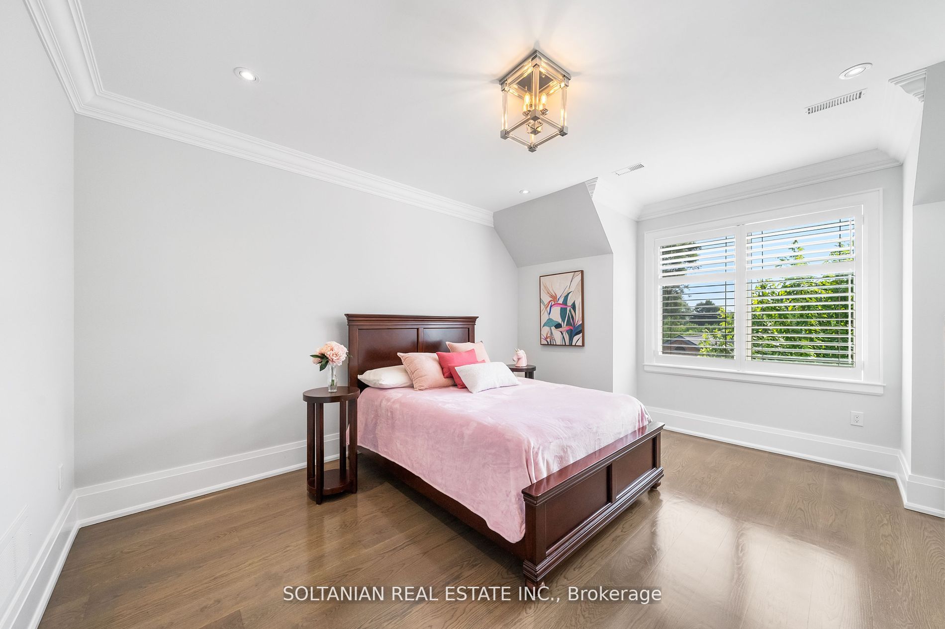 111 Codsell Ave