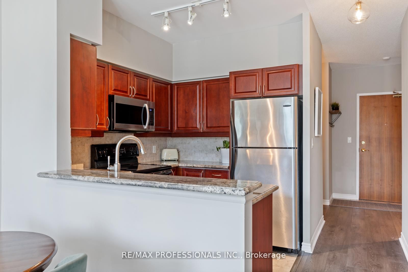 3830 Bathurst St, #108