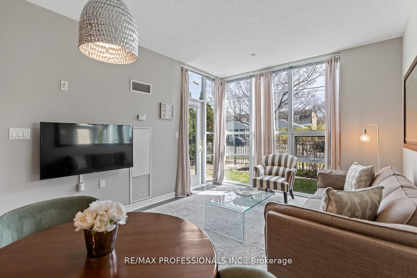 3830 Bathurst St, #108