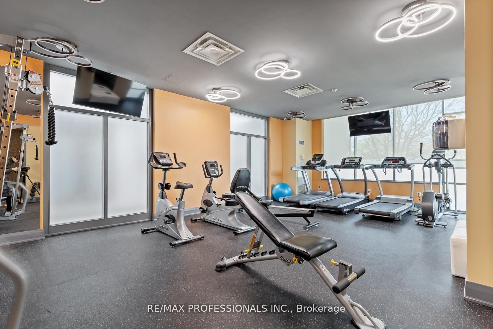 3830 Bathurst St, #108