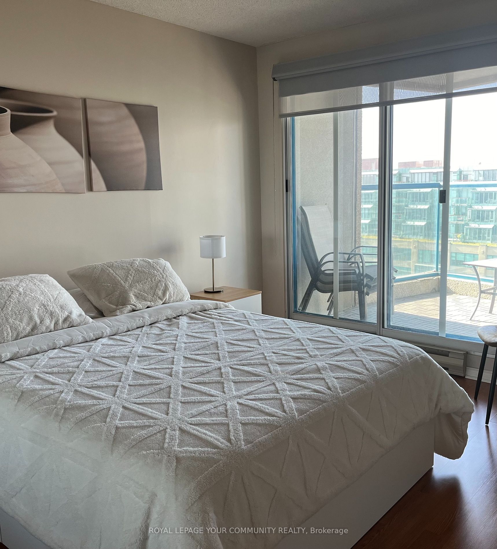 77 Harbour Sq, #1611