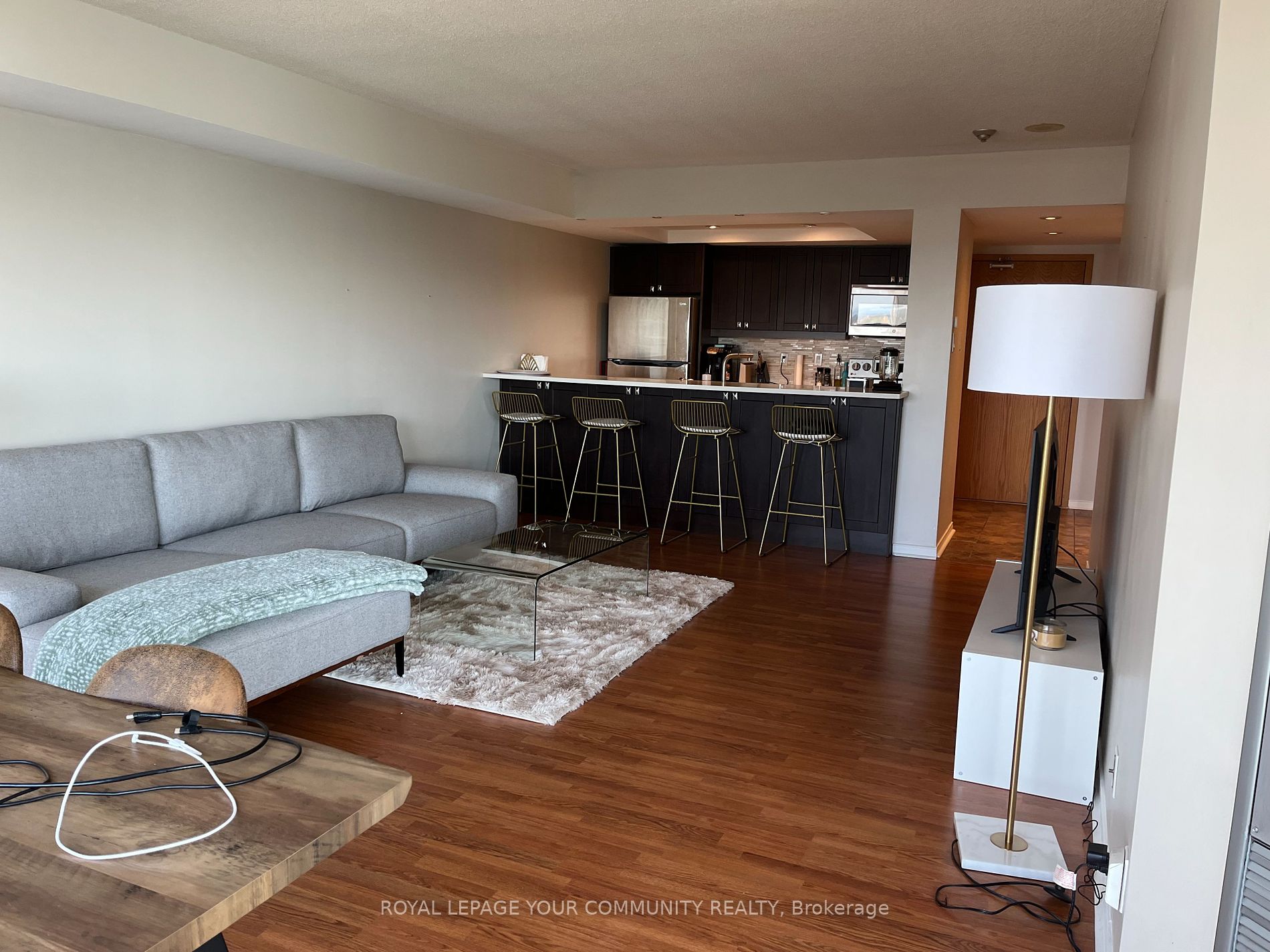 77 Harbour Sq, #1611