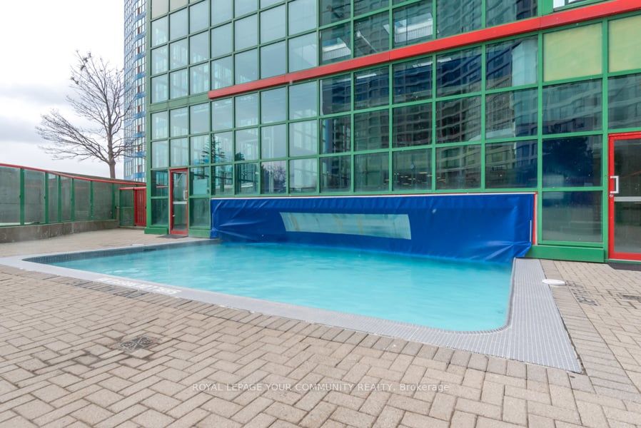 77 Harbour Sq, #1611
