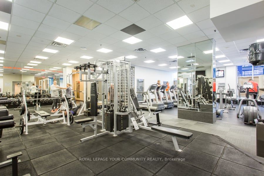 77 Harbour Sq, #1611