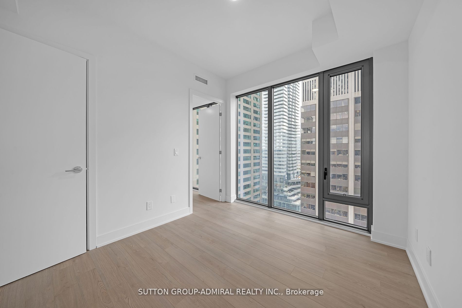 8 Cumberland St, #1706