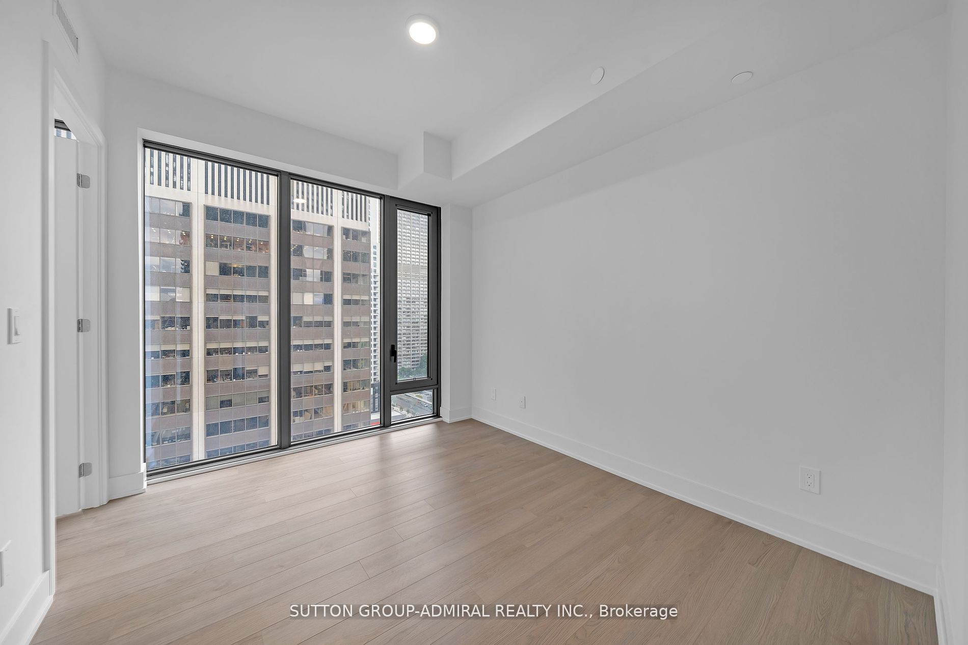 8 Cumberland St, #1706