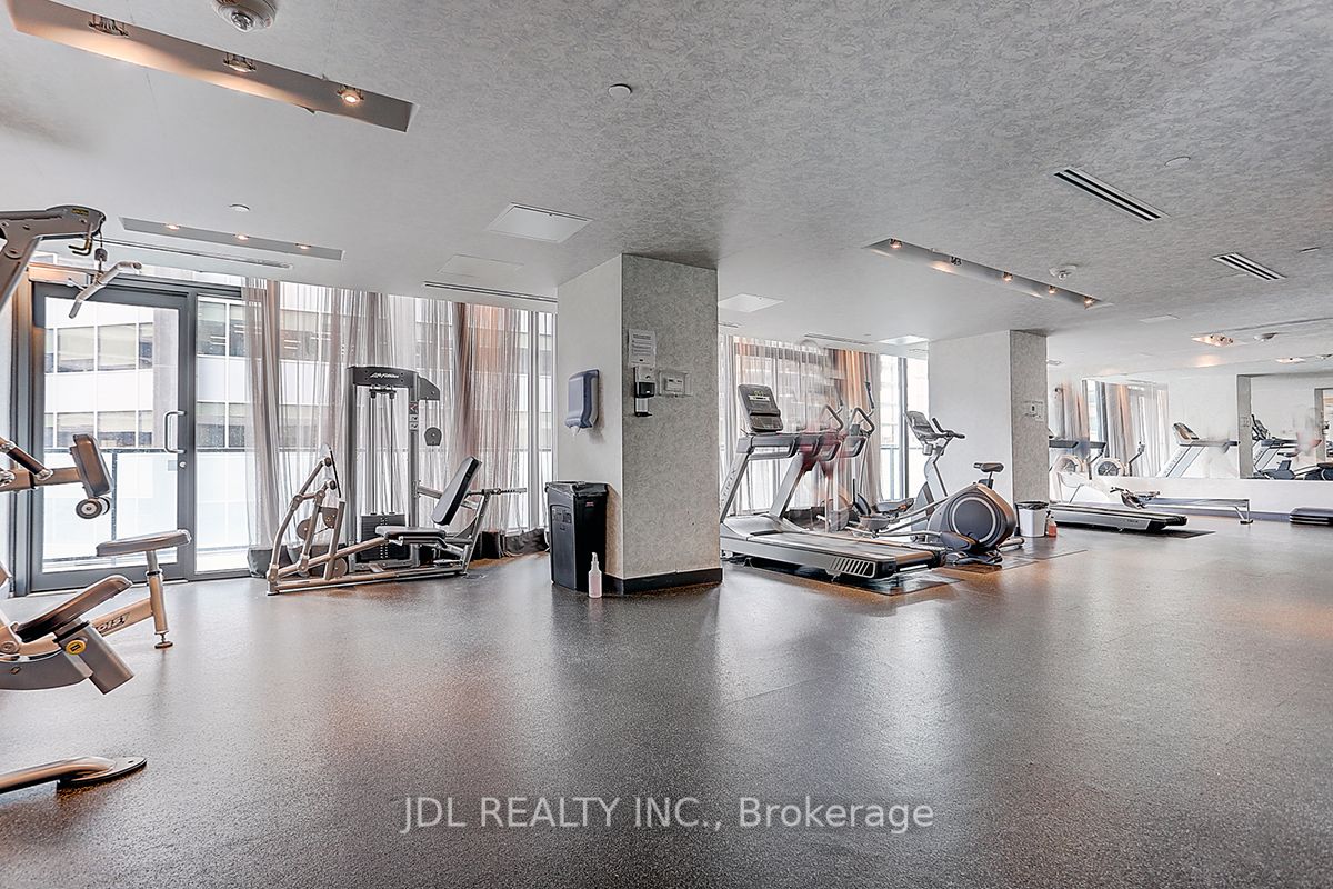 426 University Ave, #3201