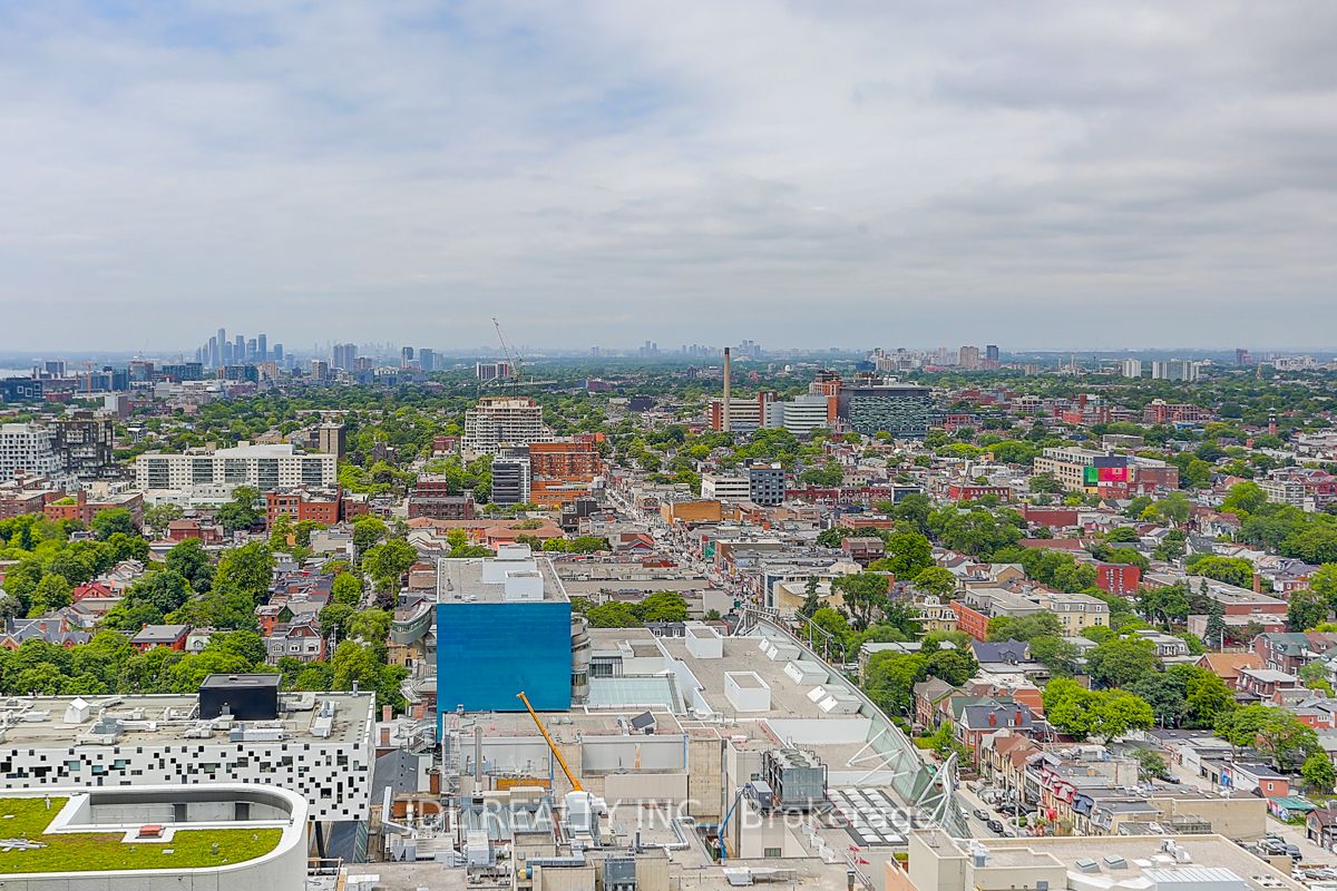 426 University Ave, #3201