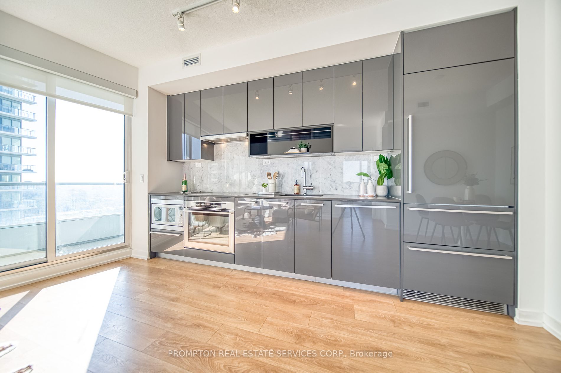 115 McMahon Dr, #2505