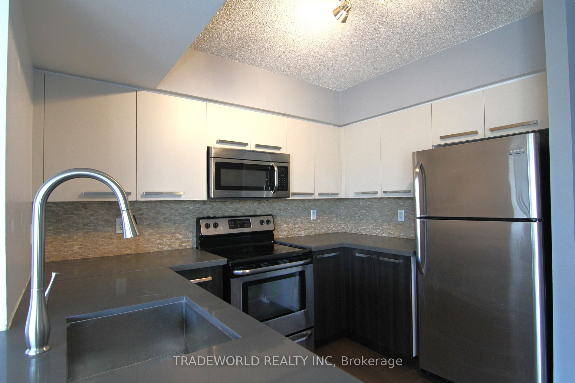 11 St Joseph St, #1612