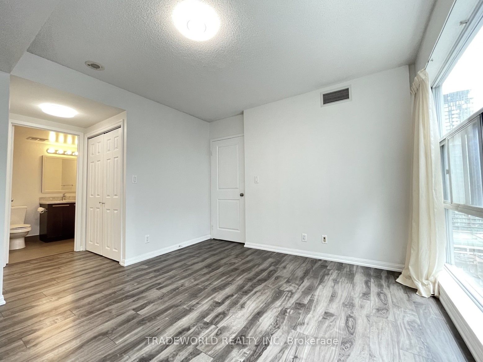 11 St Joseph St, #1612