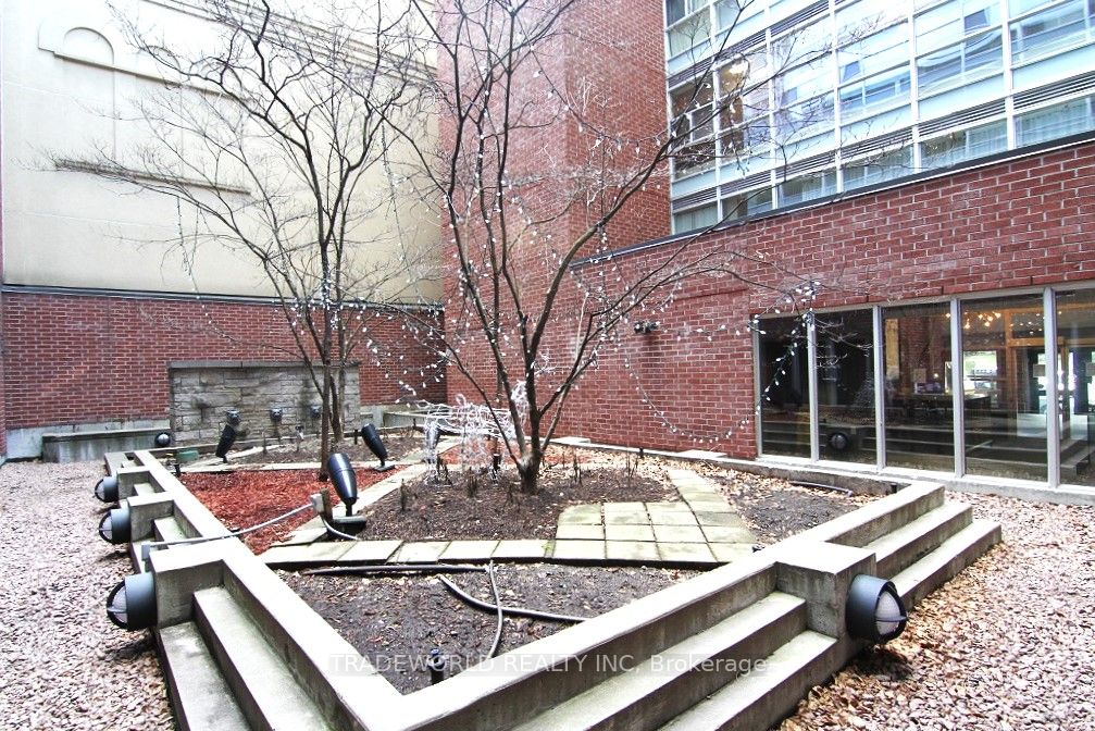 11 St Joseph St, #1612