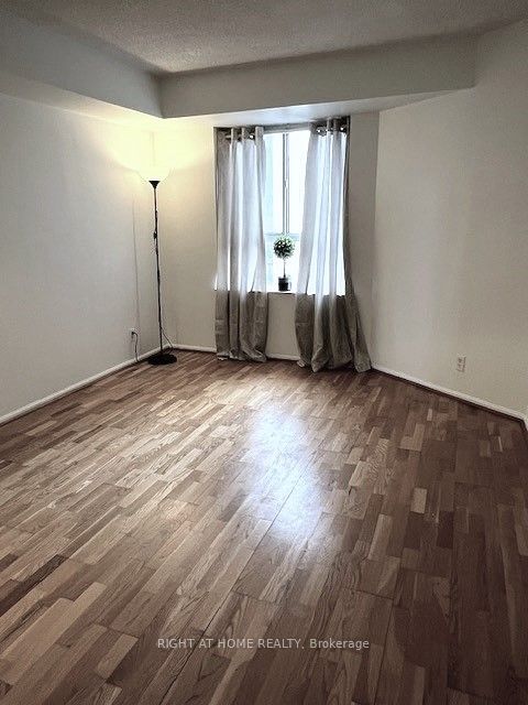 711 Bay St, #1616