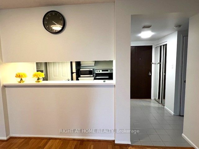 711 Bay St, #1616