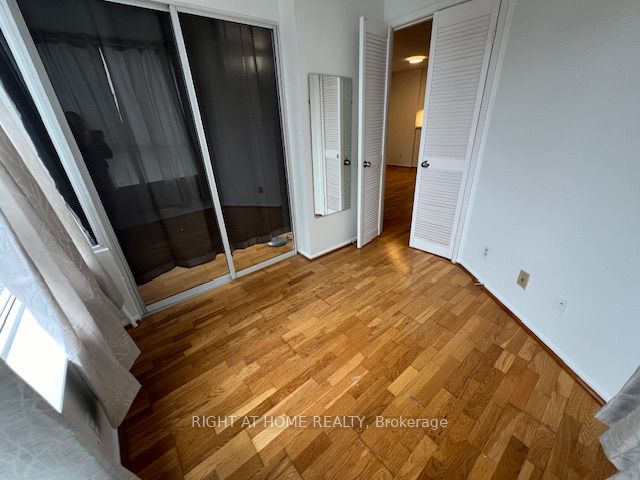 711 Bay St, #1616