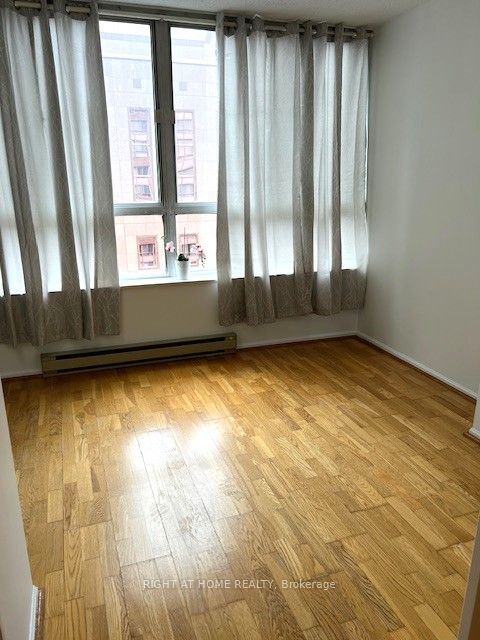 711 Bay St, #1616