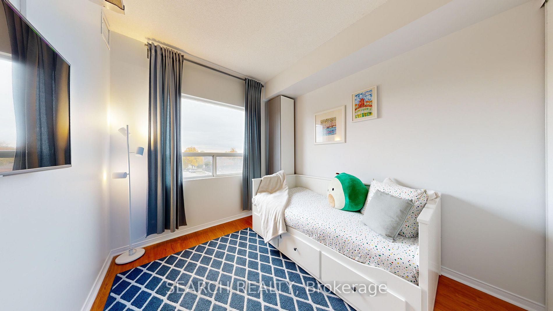 778 Sheppard Ave W, #306