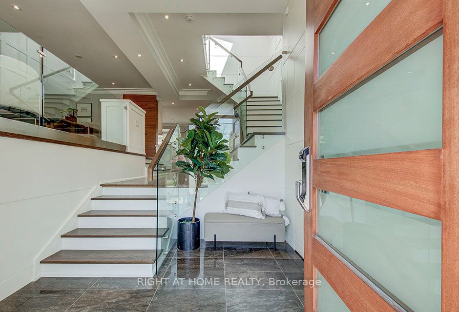 100 Parklea Dr