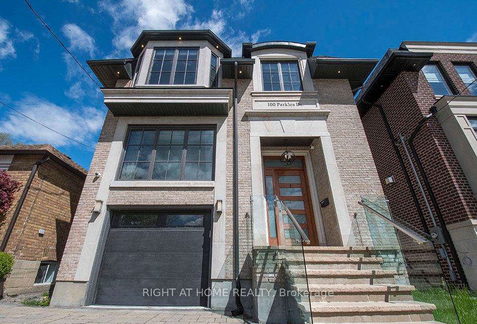 100 Parklea Dr