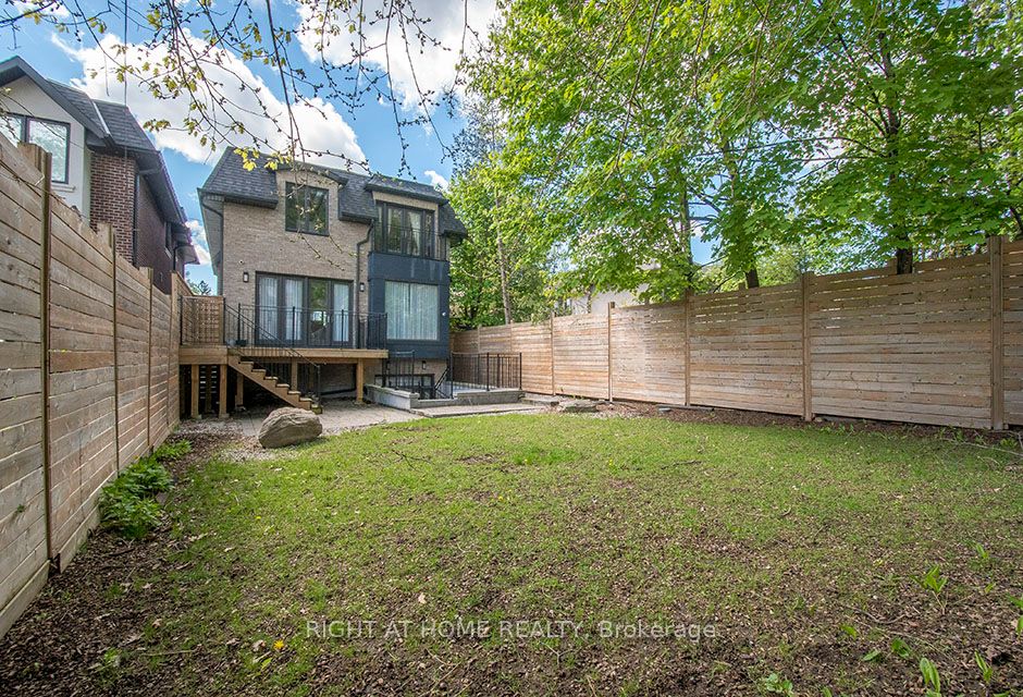 100 Parklea Dr