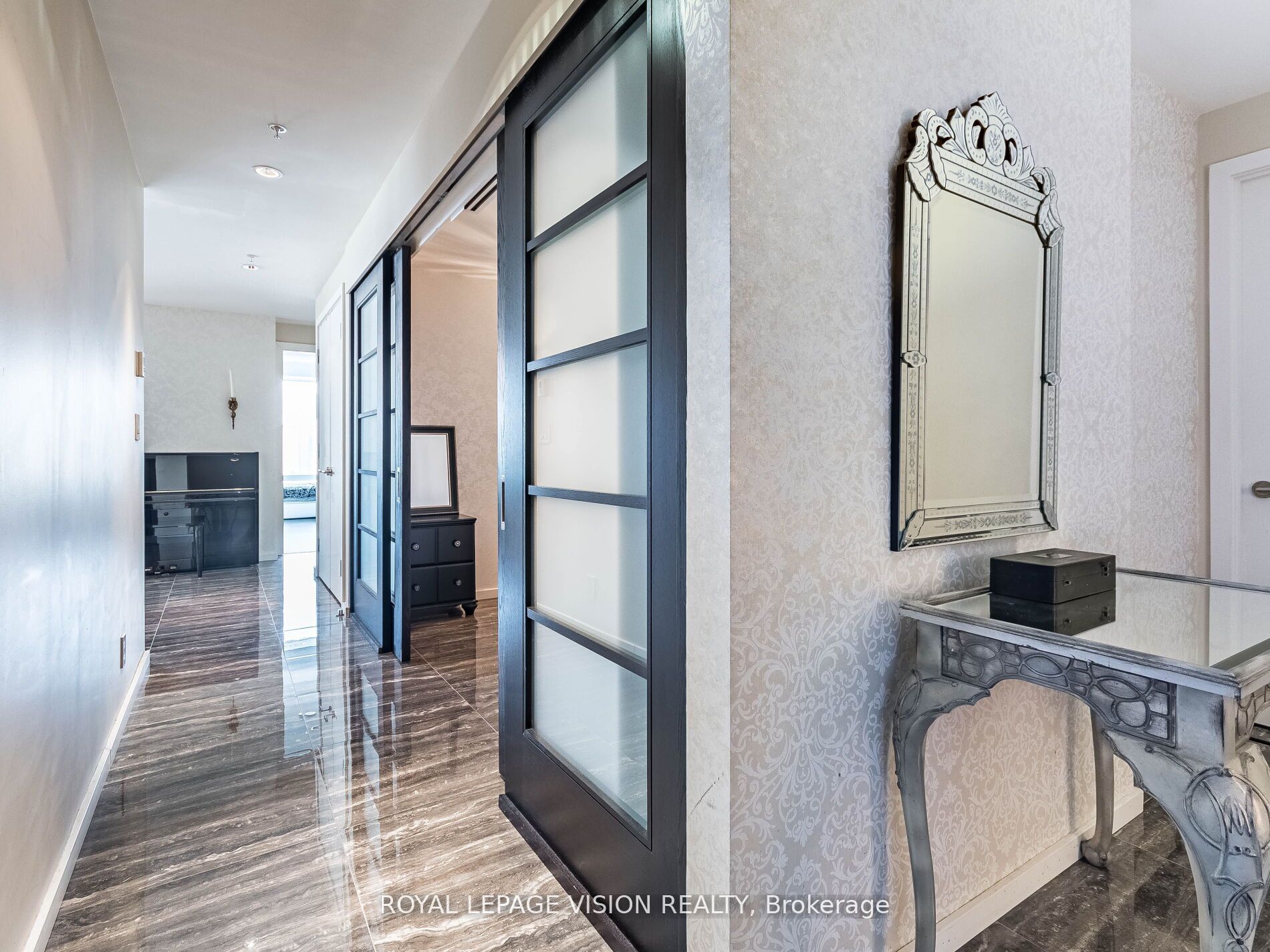 180 University Ave, #2105