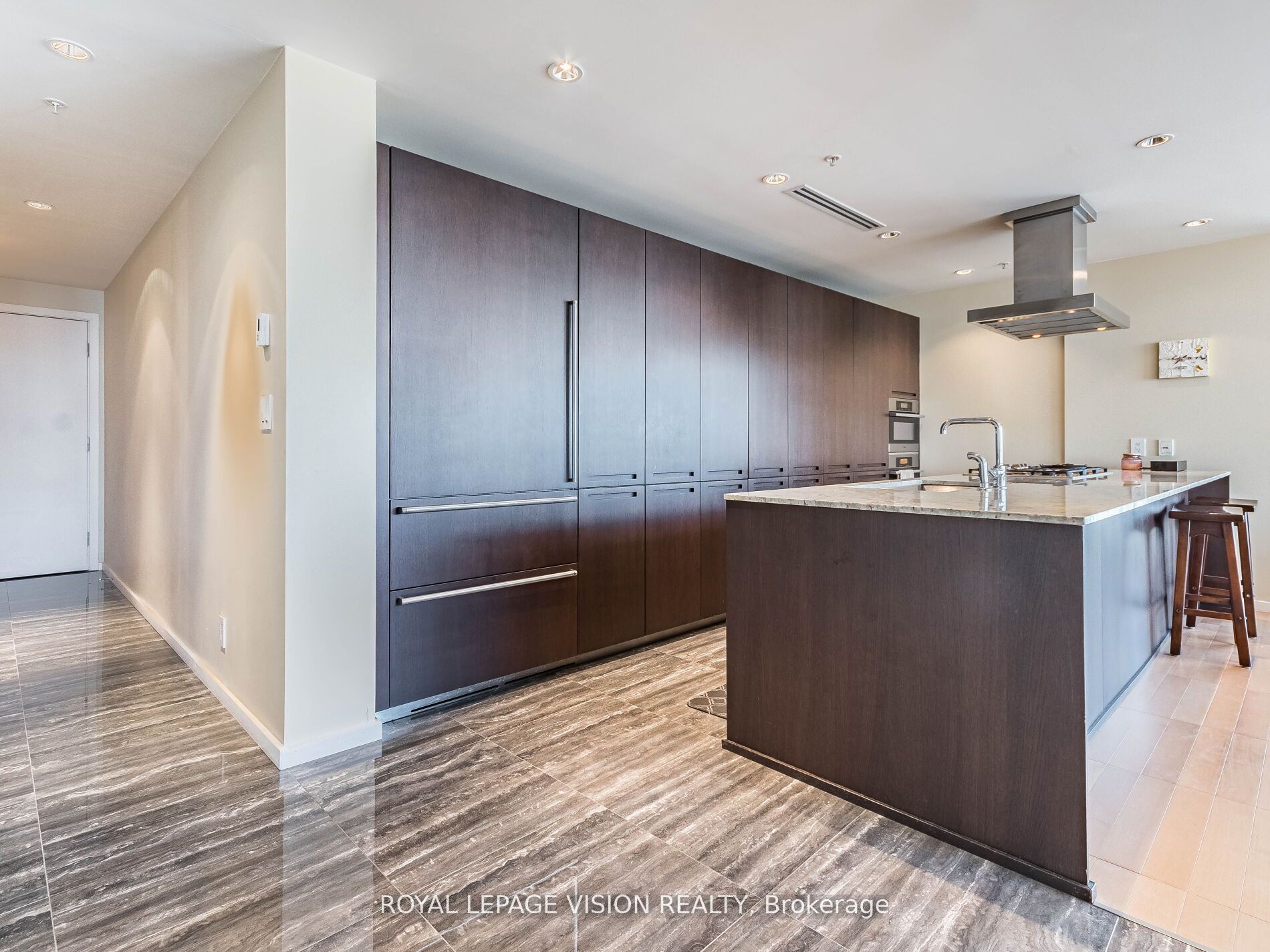 180 University Ave, #2105