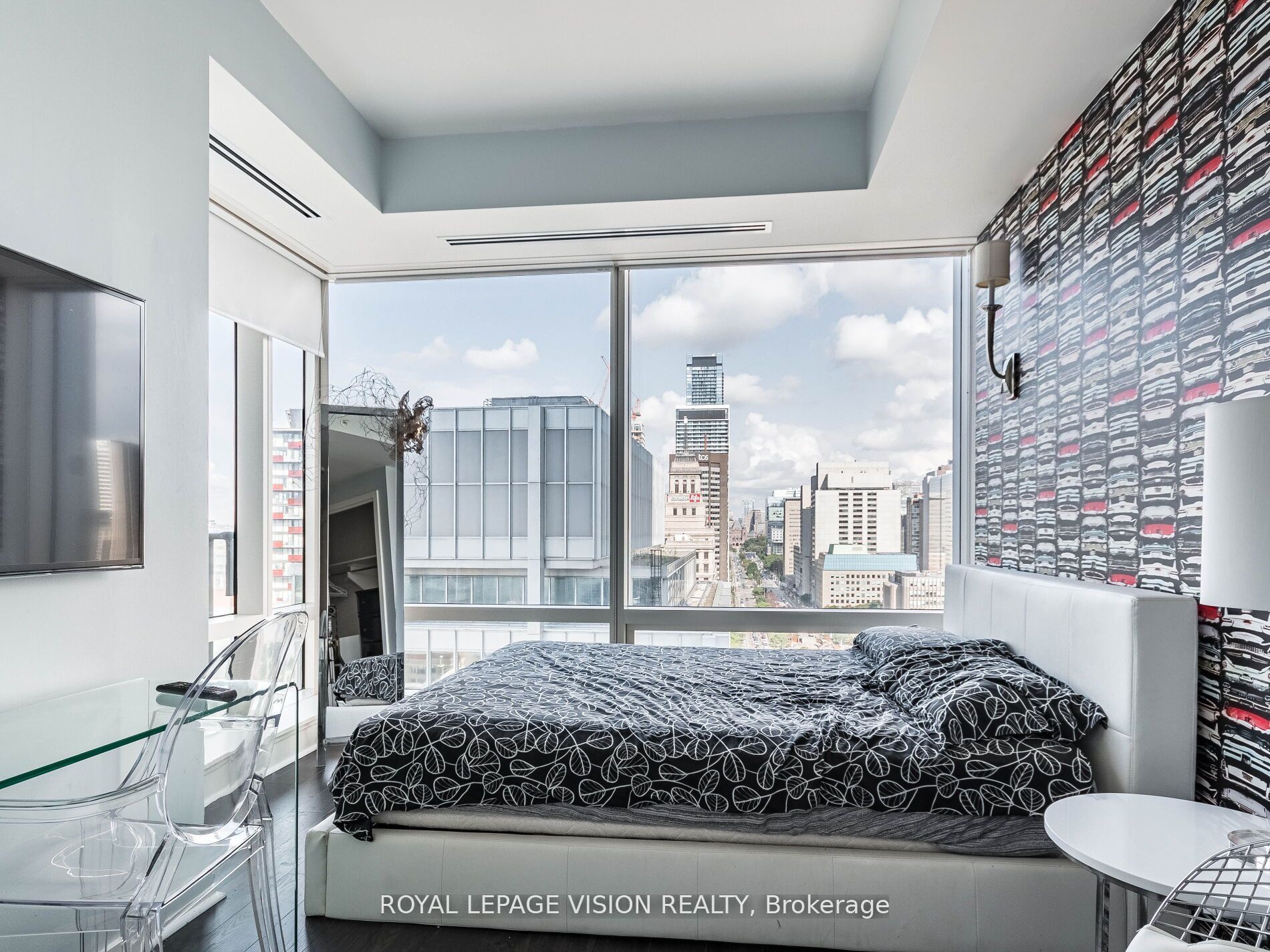 180 University Ave, #2105