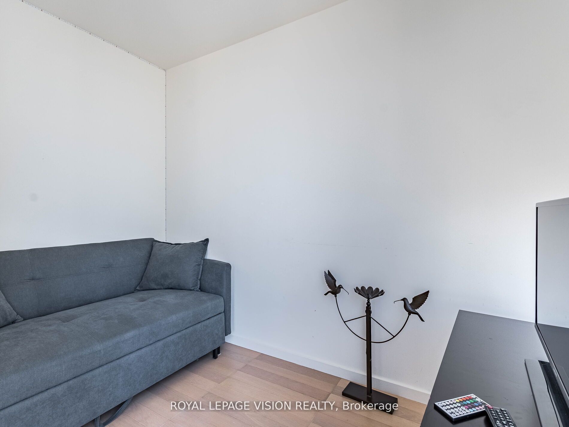 180 University Ave, #2105