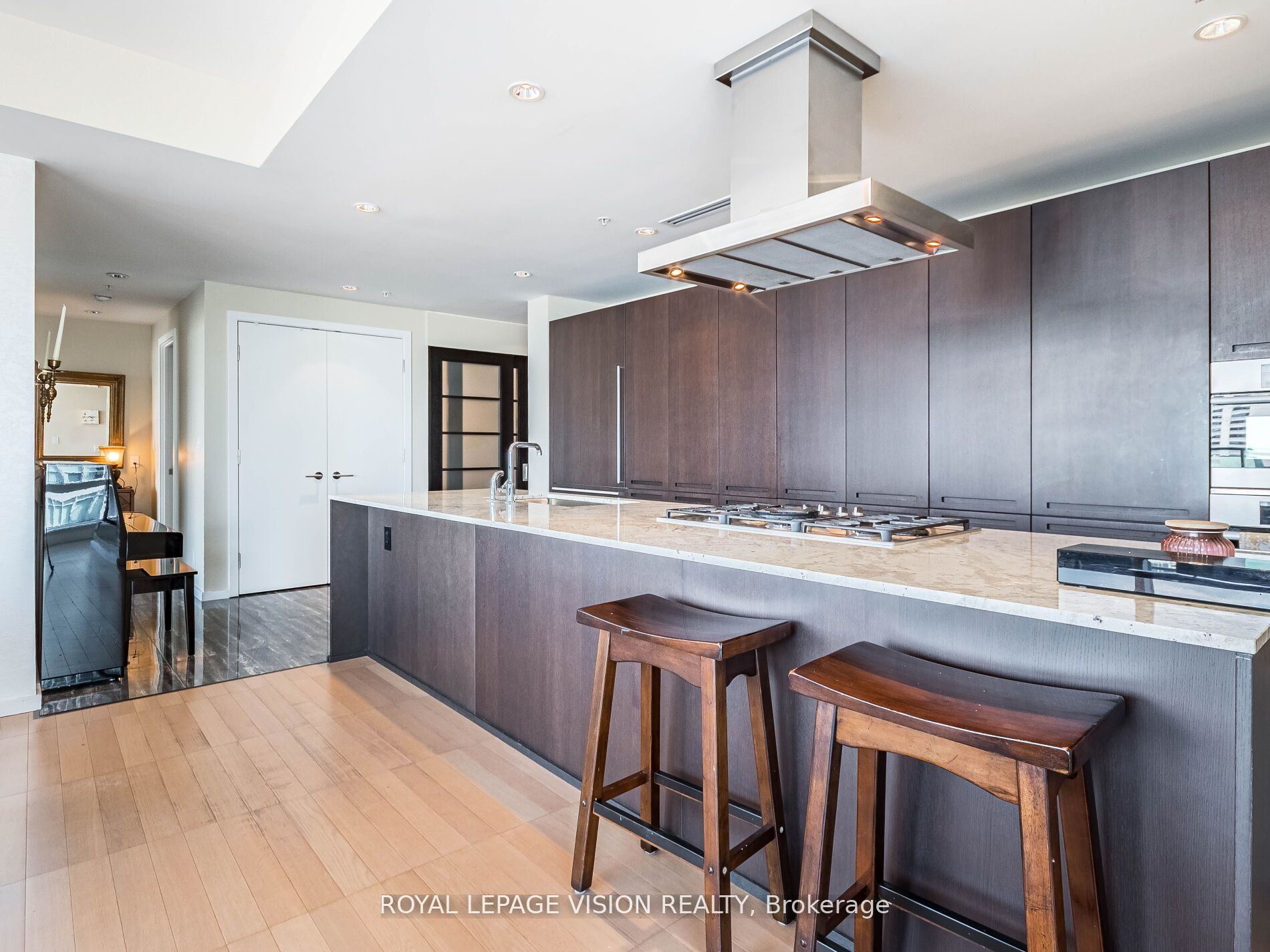 180 University Ave, #2105