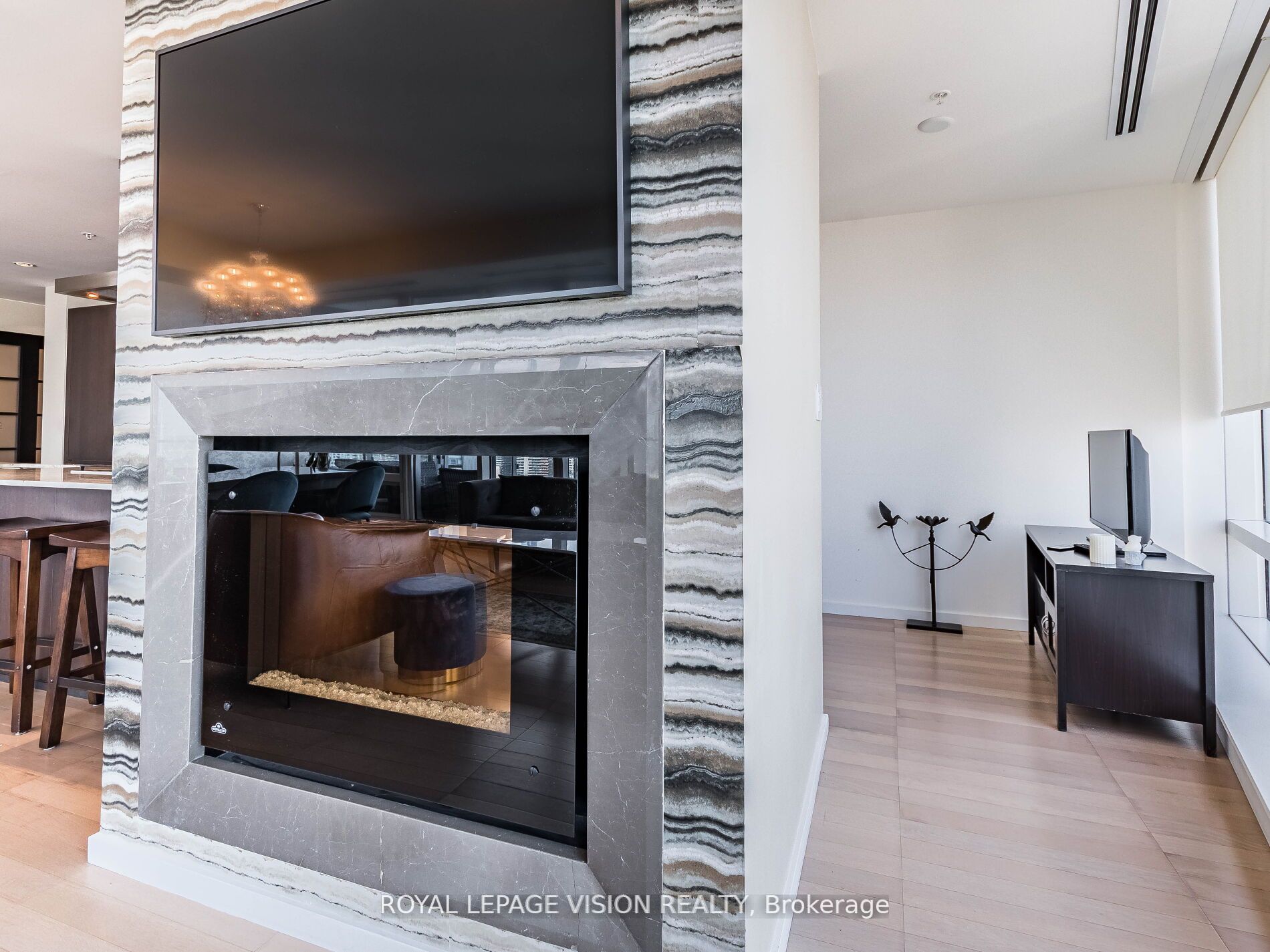 180 University Ave, #2105
