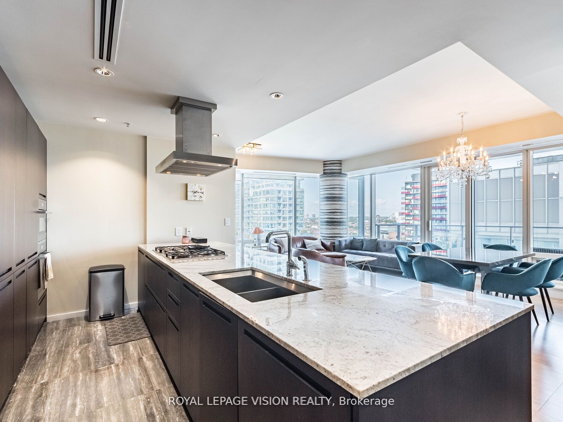 180 University Ave, #2105
