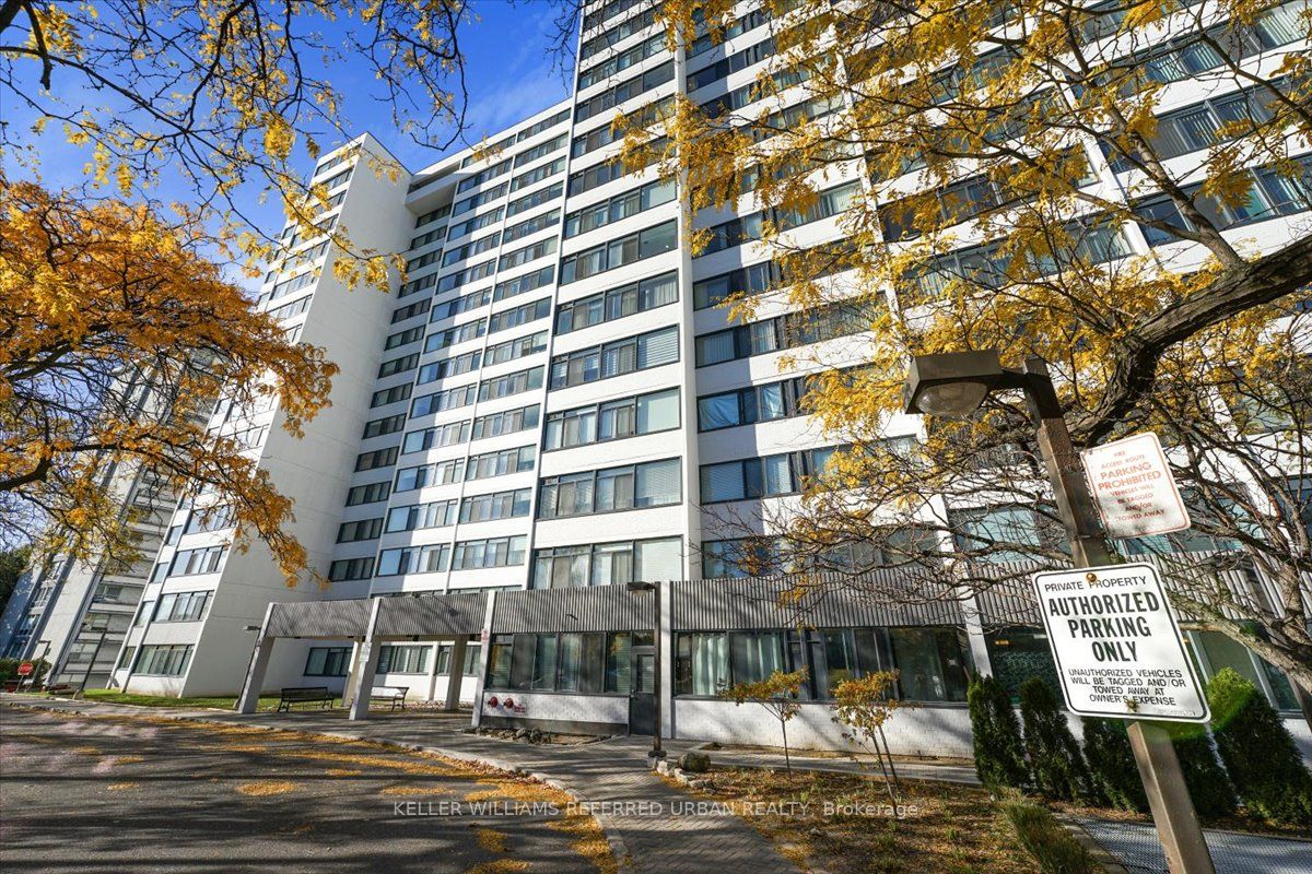 3000 Bathurst St, #706