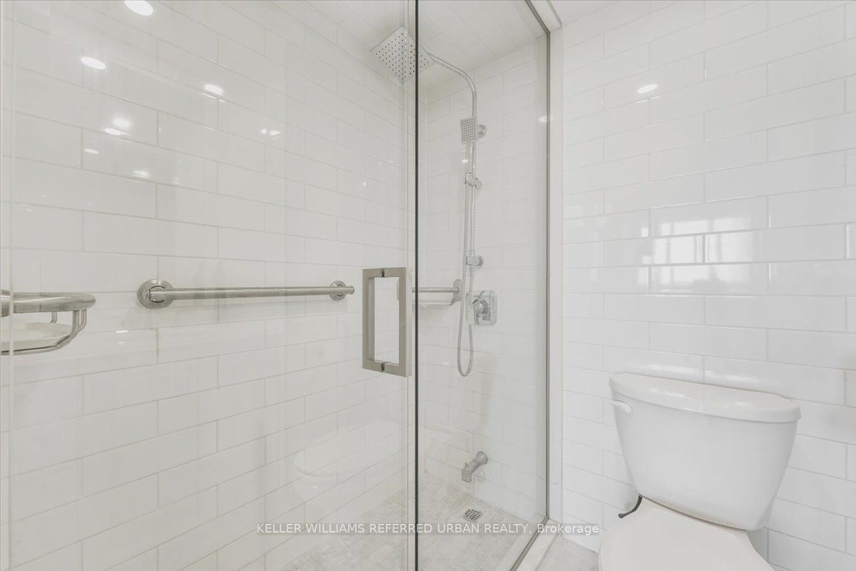 3000 Bathurst St, #706