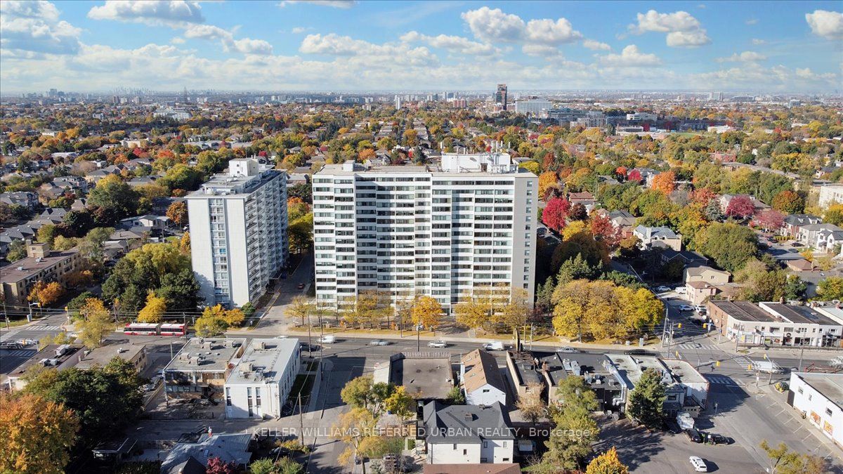 3000 Bathurst St, #706