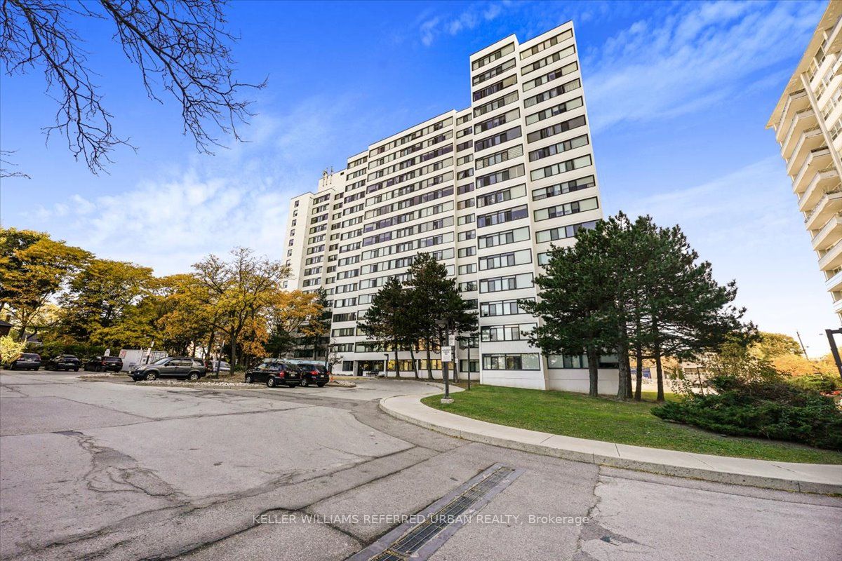 3000 Bathurst St, #706