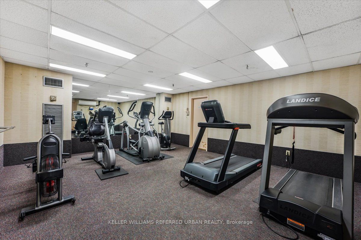 3000 Bathurst St, #706