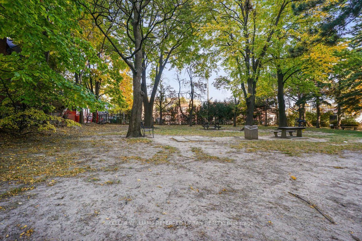 3000 Bathurst St, #706