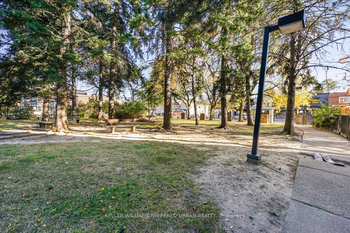 3000 Bathurst St, #706
